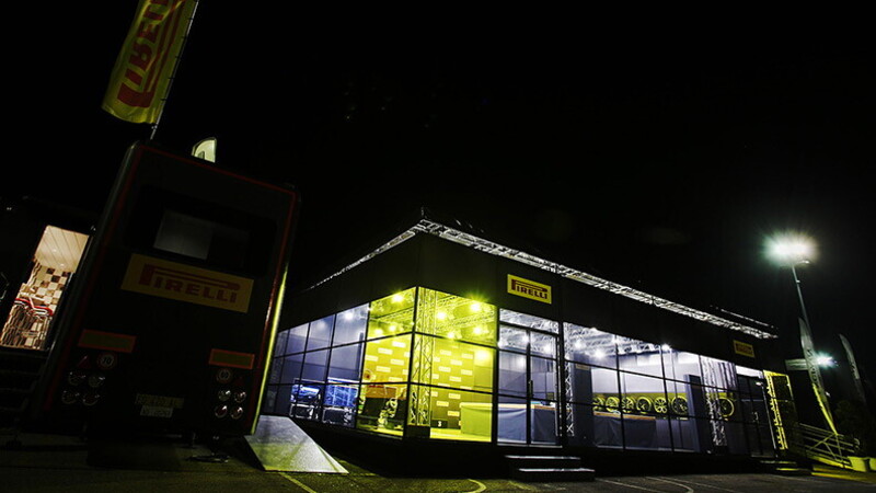 More than 13.000 tyres, 112 people and 64 competing cars 02