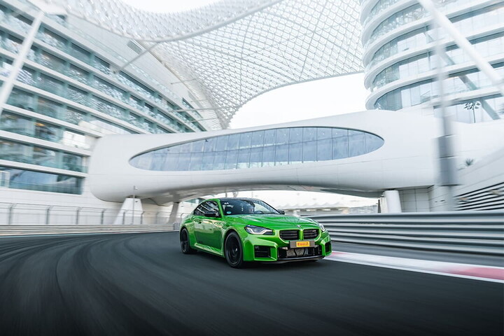 Abu Dhabi detta il ritmo per gli amanti delle auto