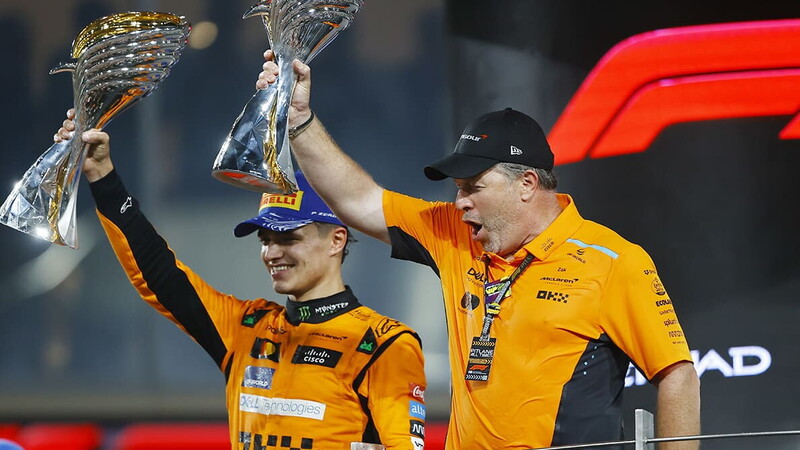 Lando Norris esulta sul podio