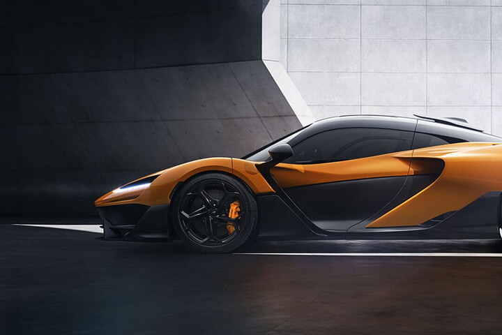 McLaren W1 : trois pneumatiques de la Famille P Zero™ composés à plus de 50 % de matériaux biosourcés et recyclés