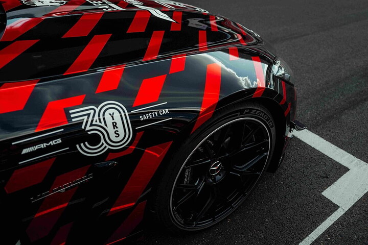 P Zero R per la nuova official FIA F1 ®  Safety Car